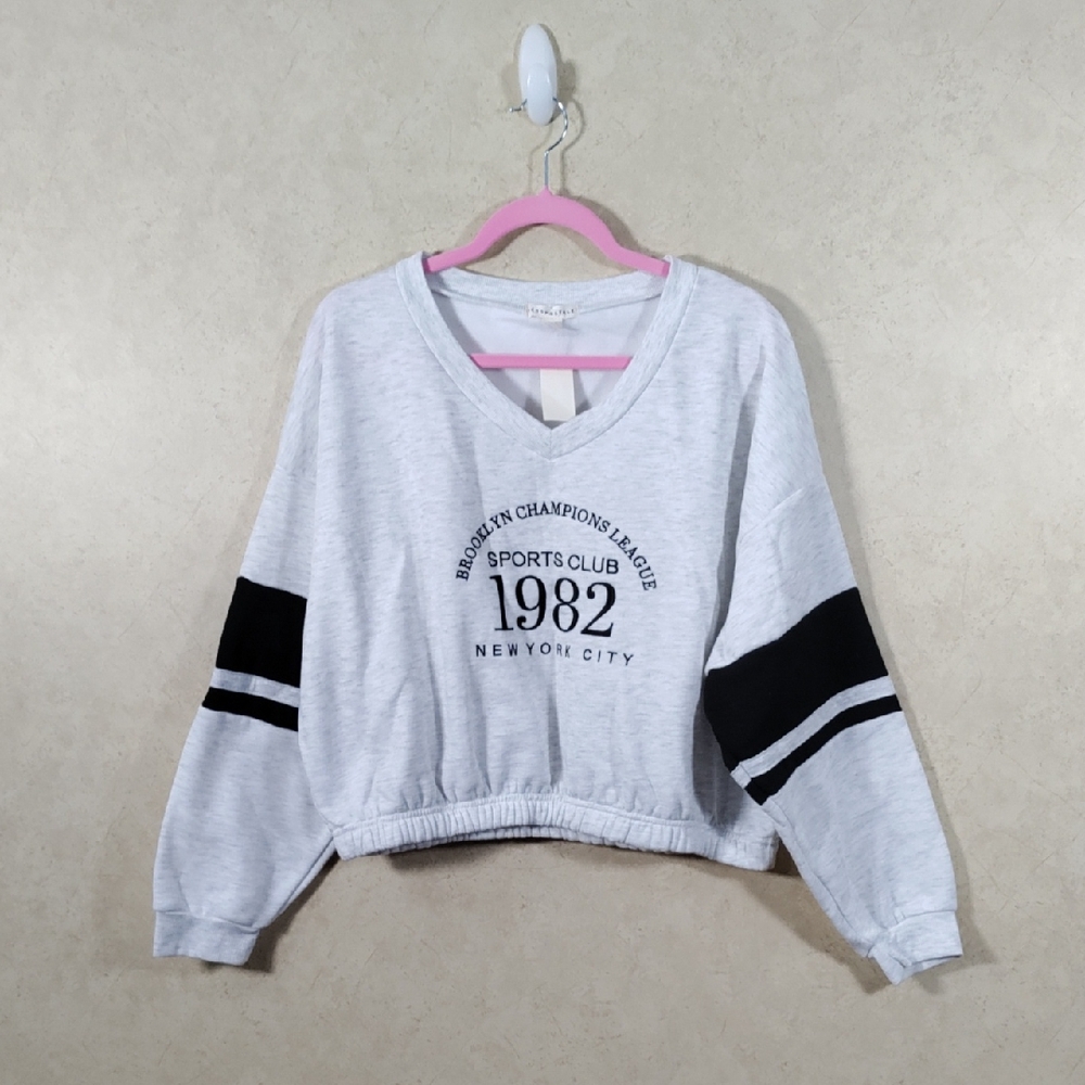 6119 Aeropostale gray & black fleece Brooklyn NY crop top L NWT